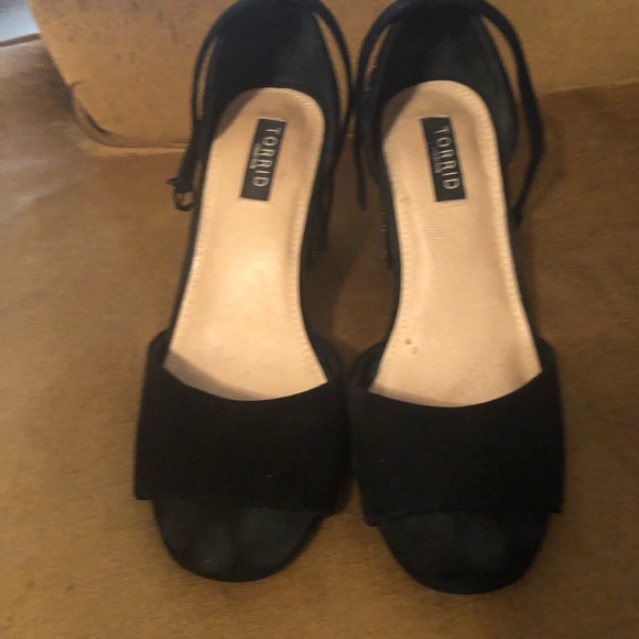 Beautiful Torrid studded suede heels! - Picture 3 of 7